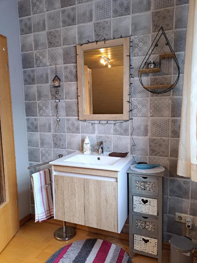 Ferienwohnung Sonja Mit Garten Und Freisitz Steinwiesen المظهر الخارجي الصورة